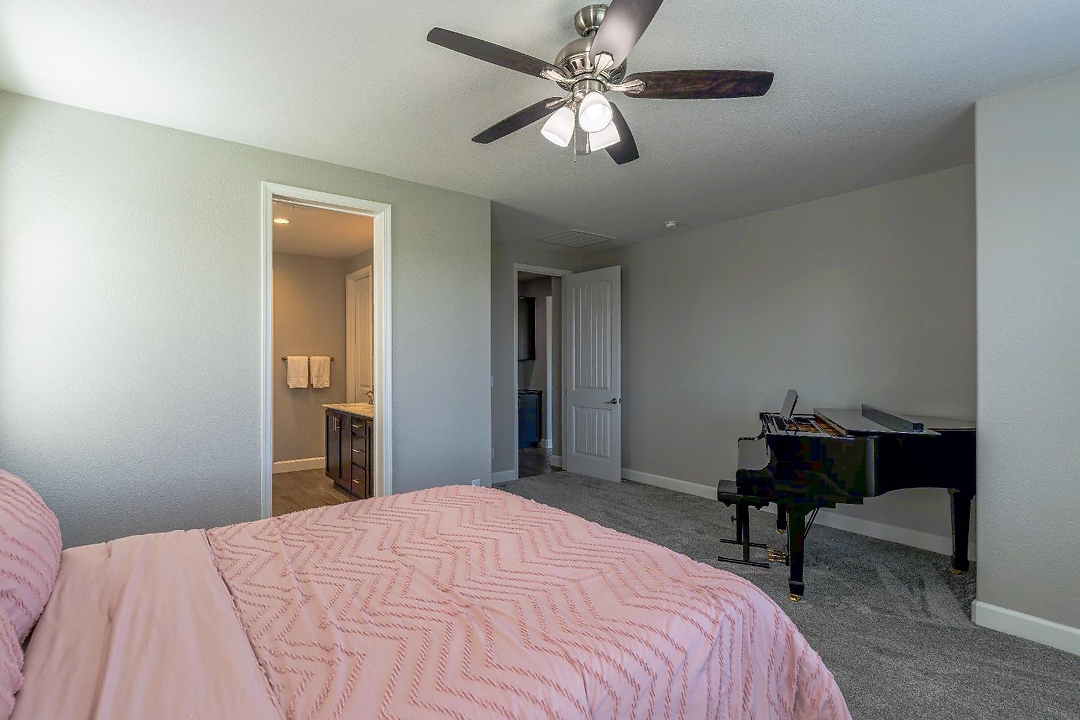 Listing images