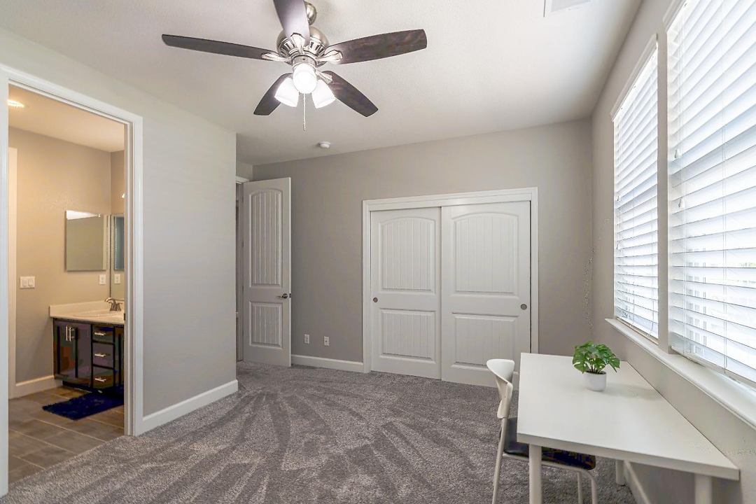 Listing images