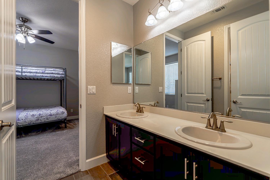 Listing images