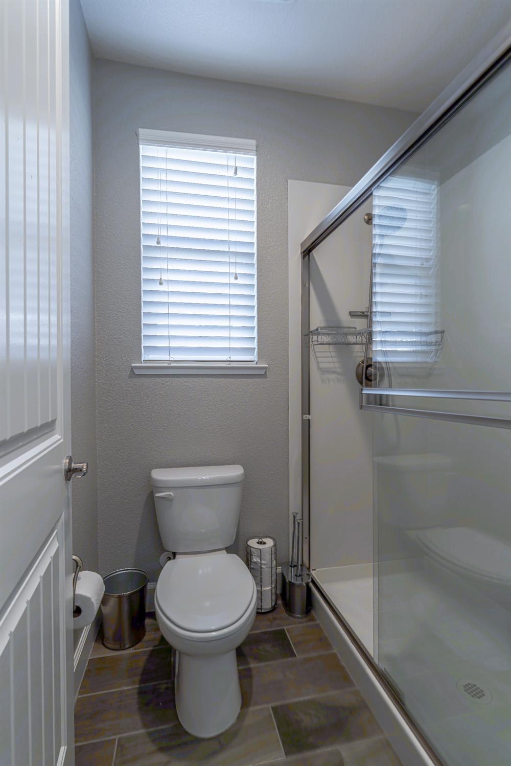 Listing images