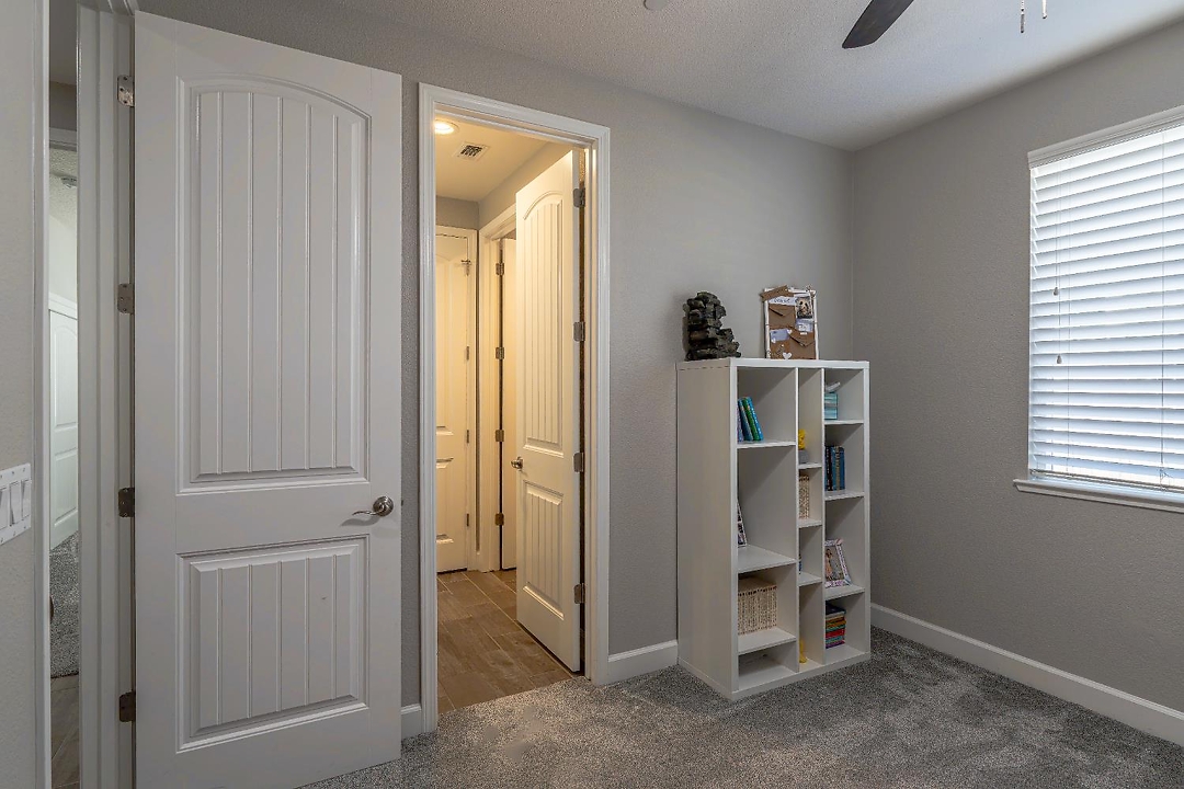 Listing images