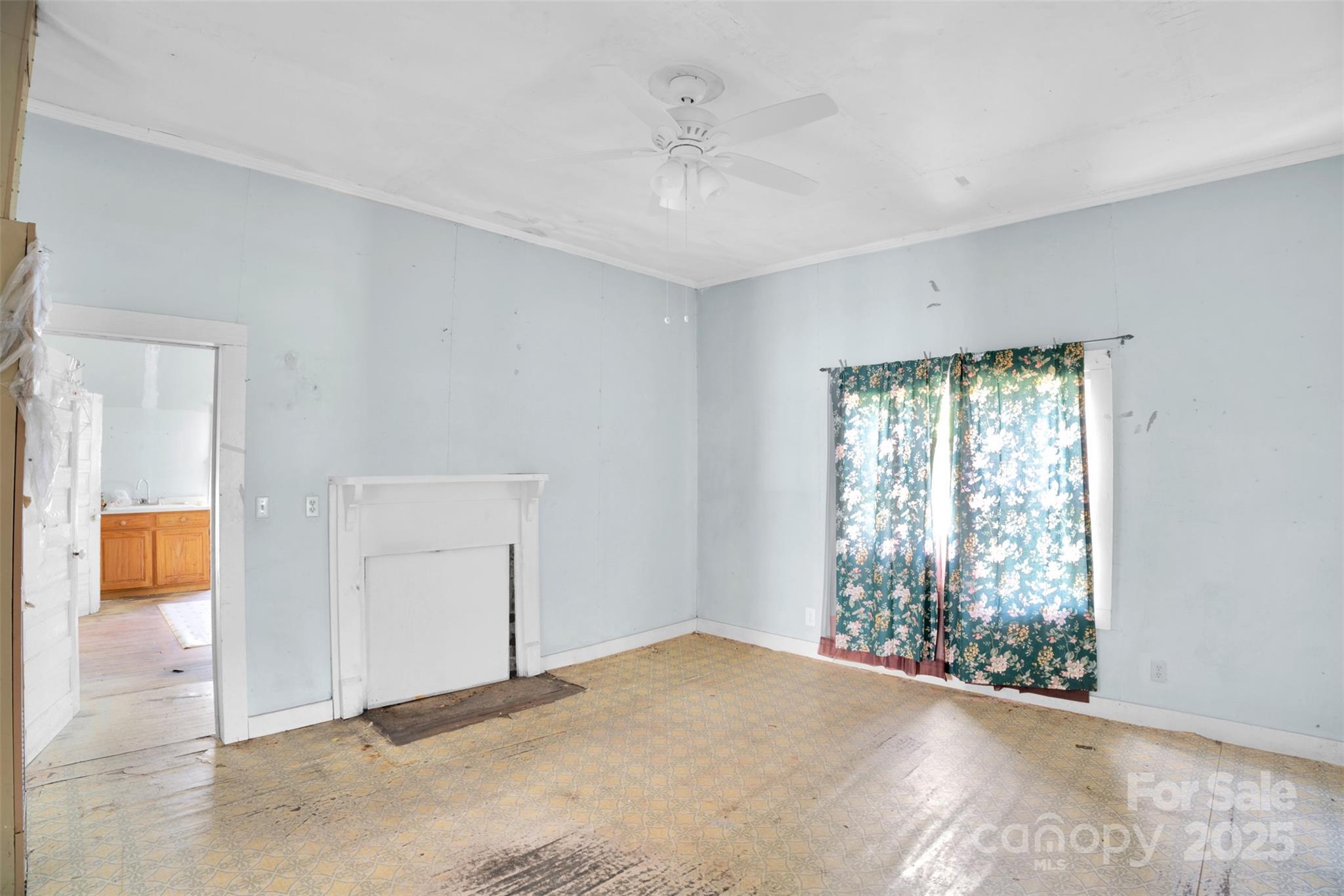 Listing images