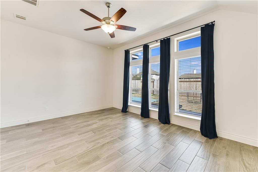 Listing images