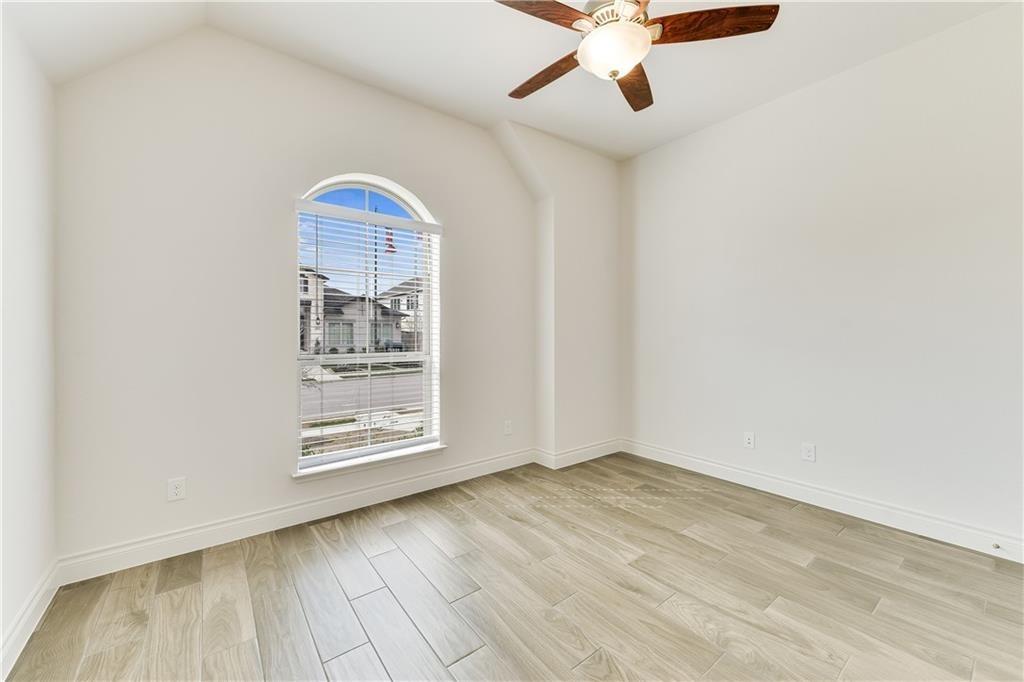 Listing images