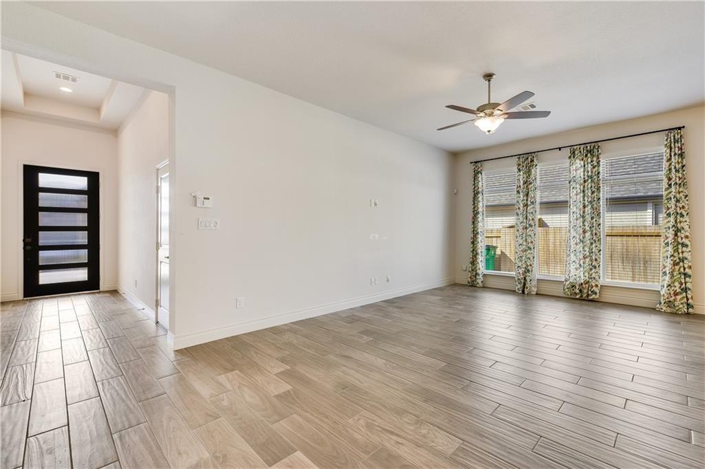 Listing images