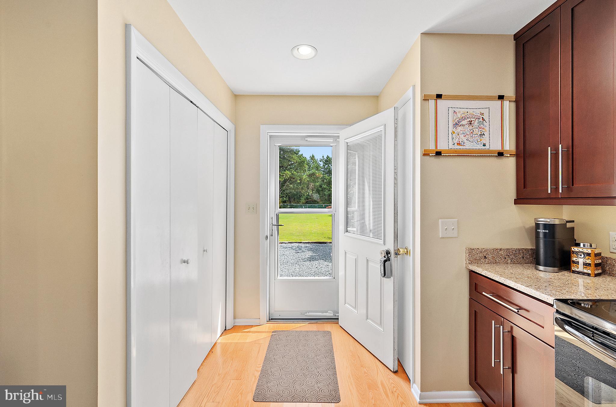 Listing images