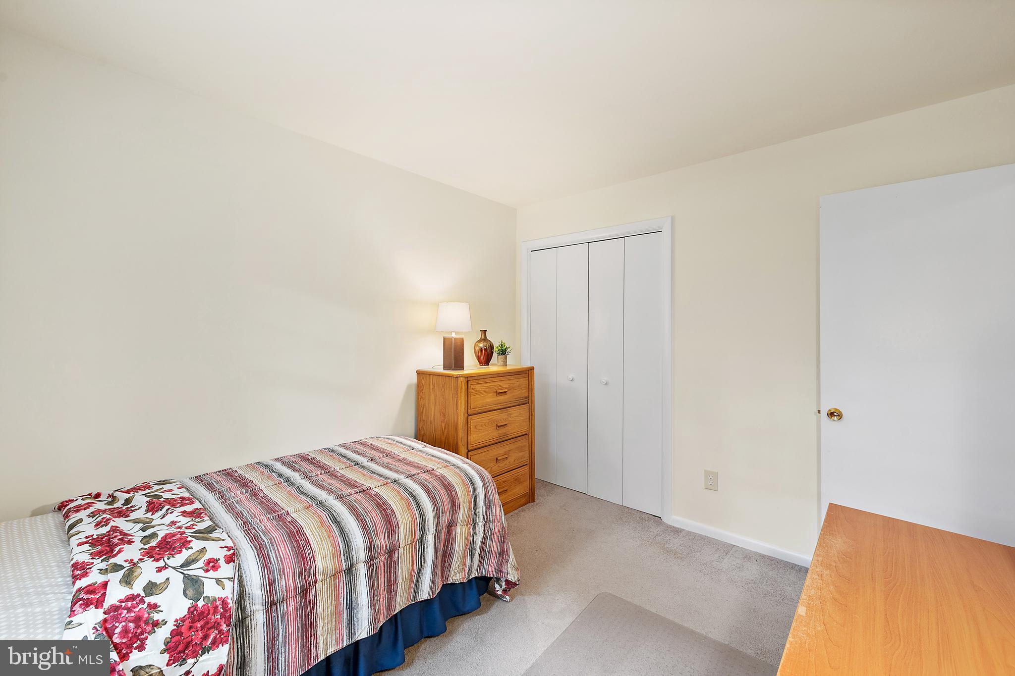Listing images