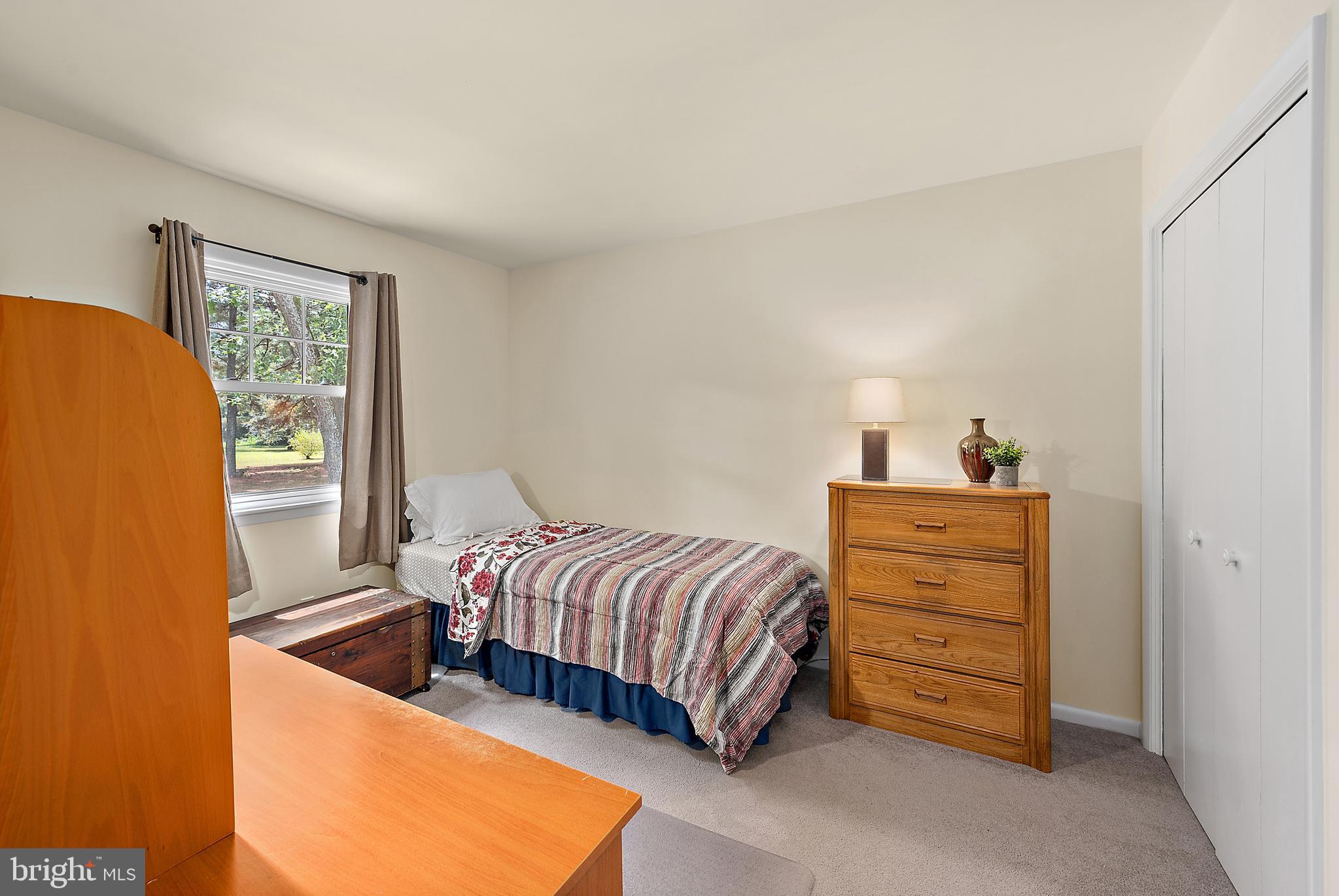 Listing images