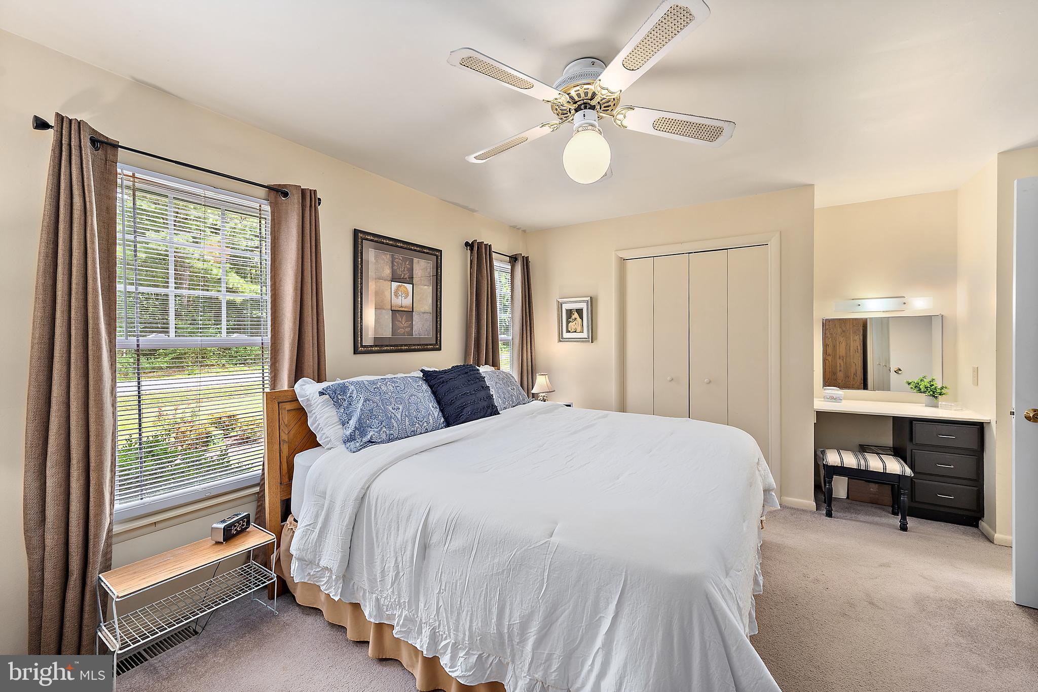 Listing images