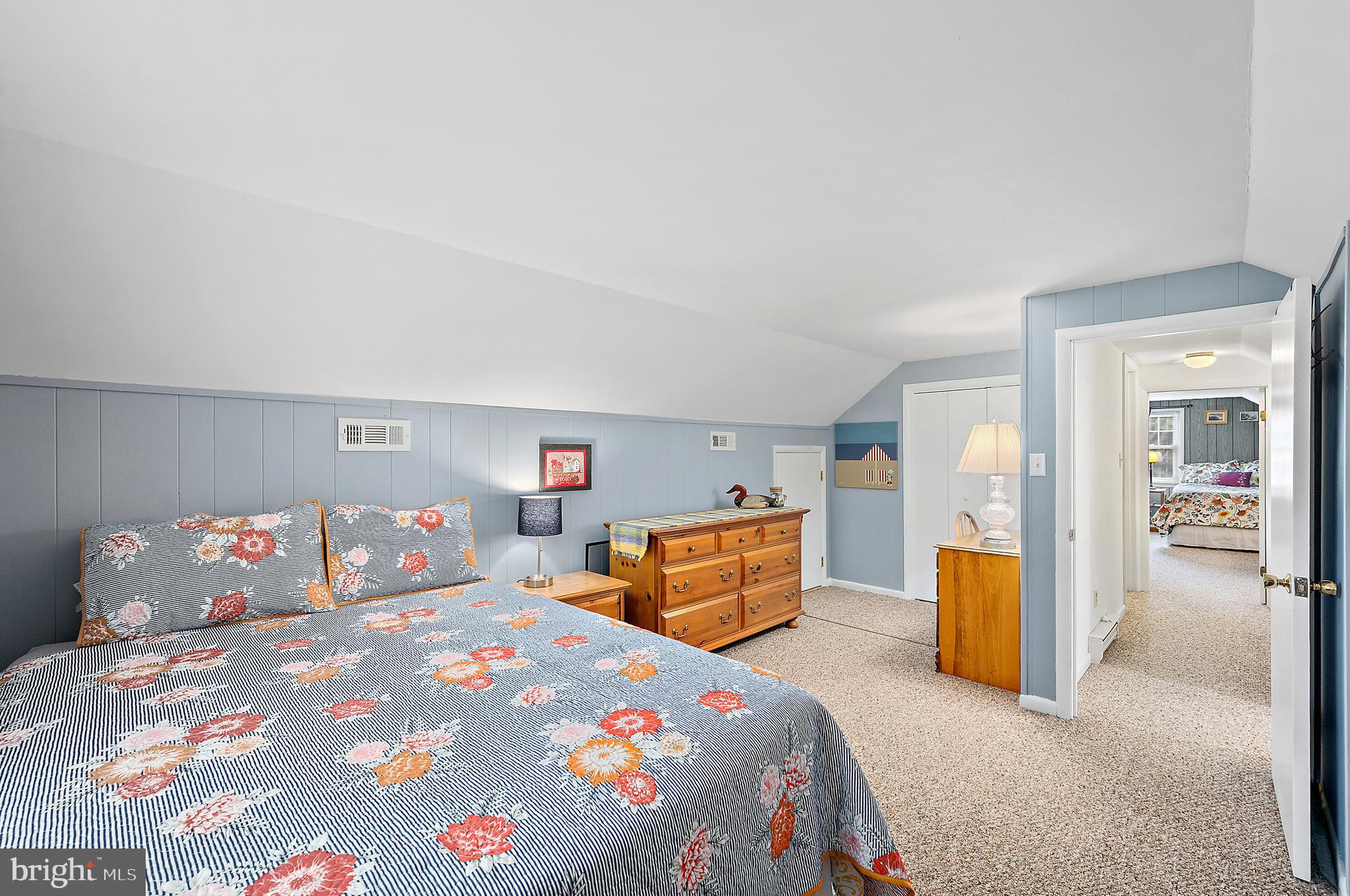 Listing images