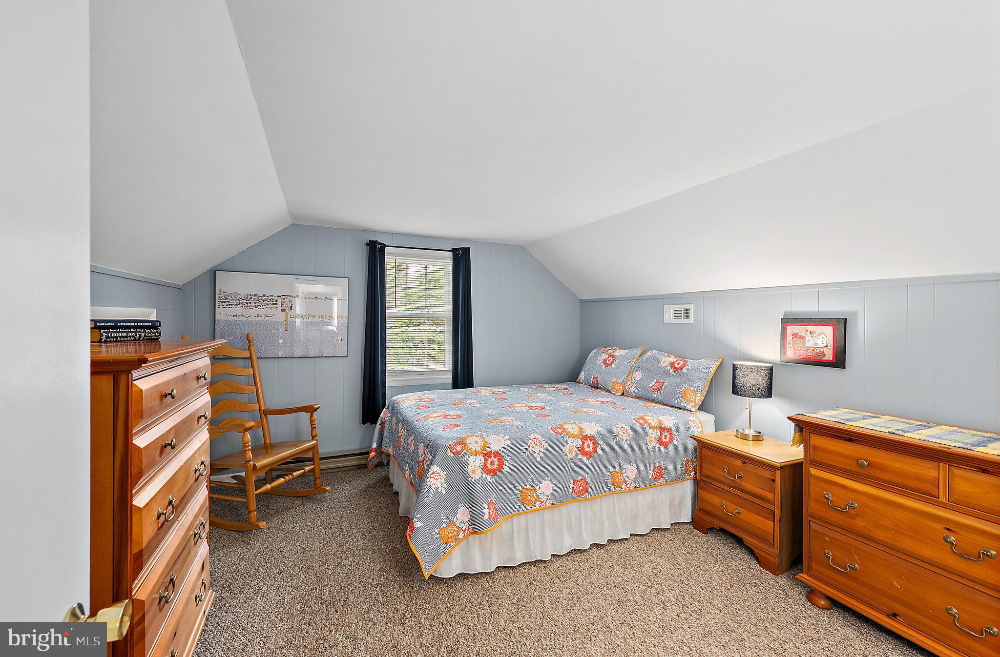 Listing images
