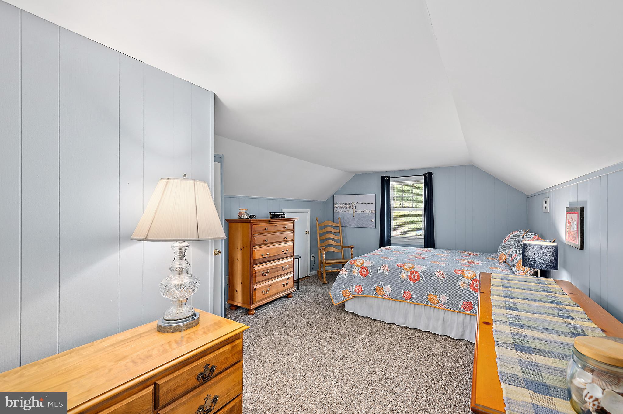 Listing images