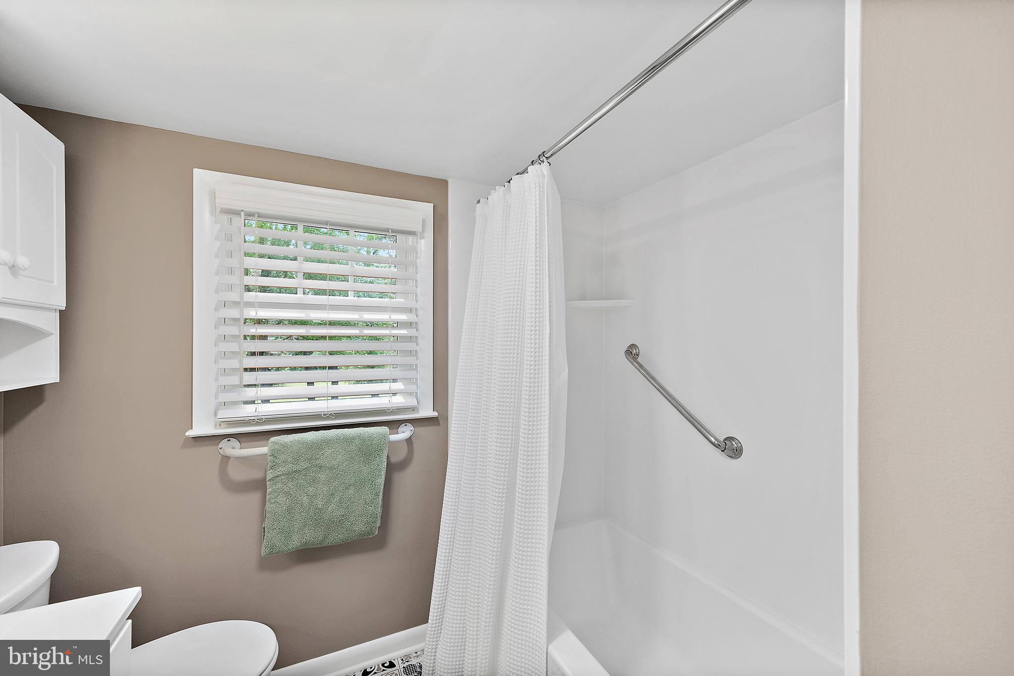 Listing images