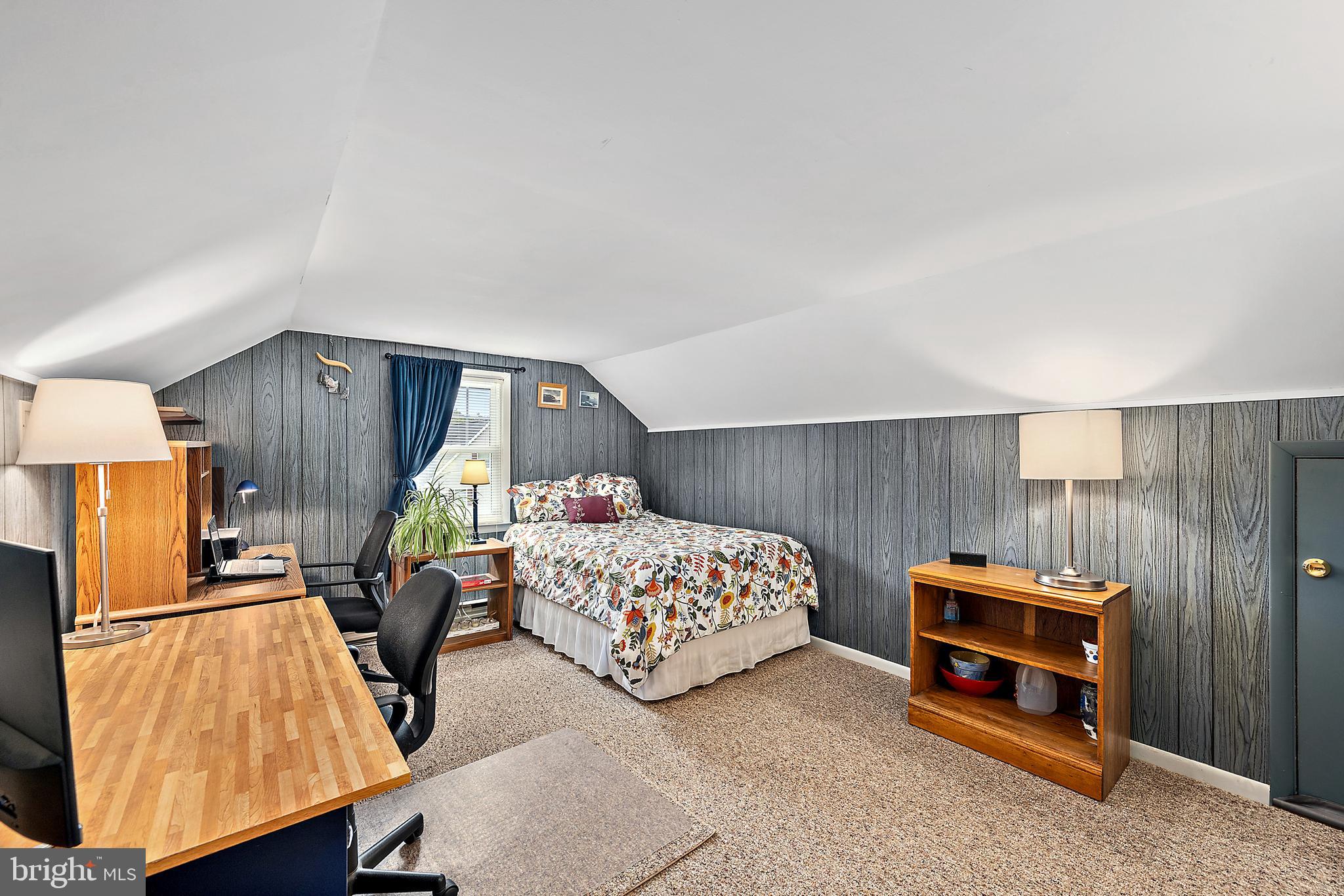 Listing images