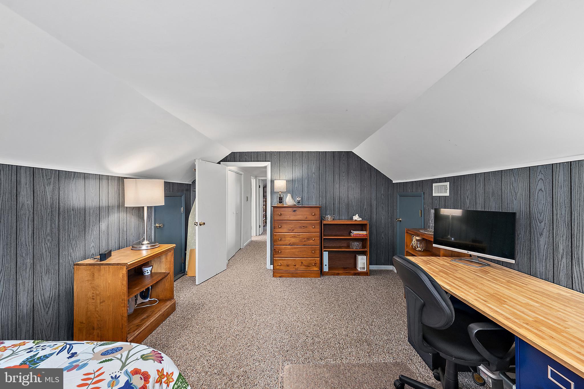 Listing images