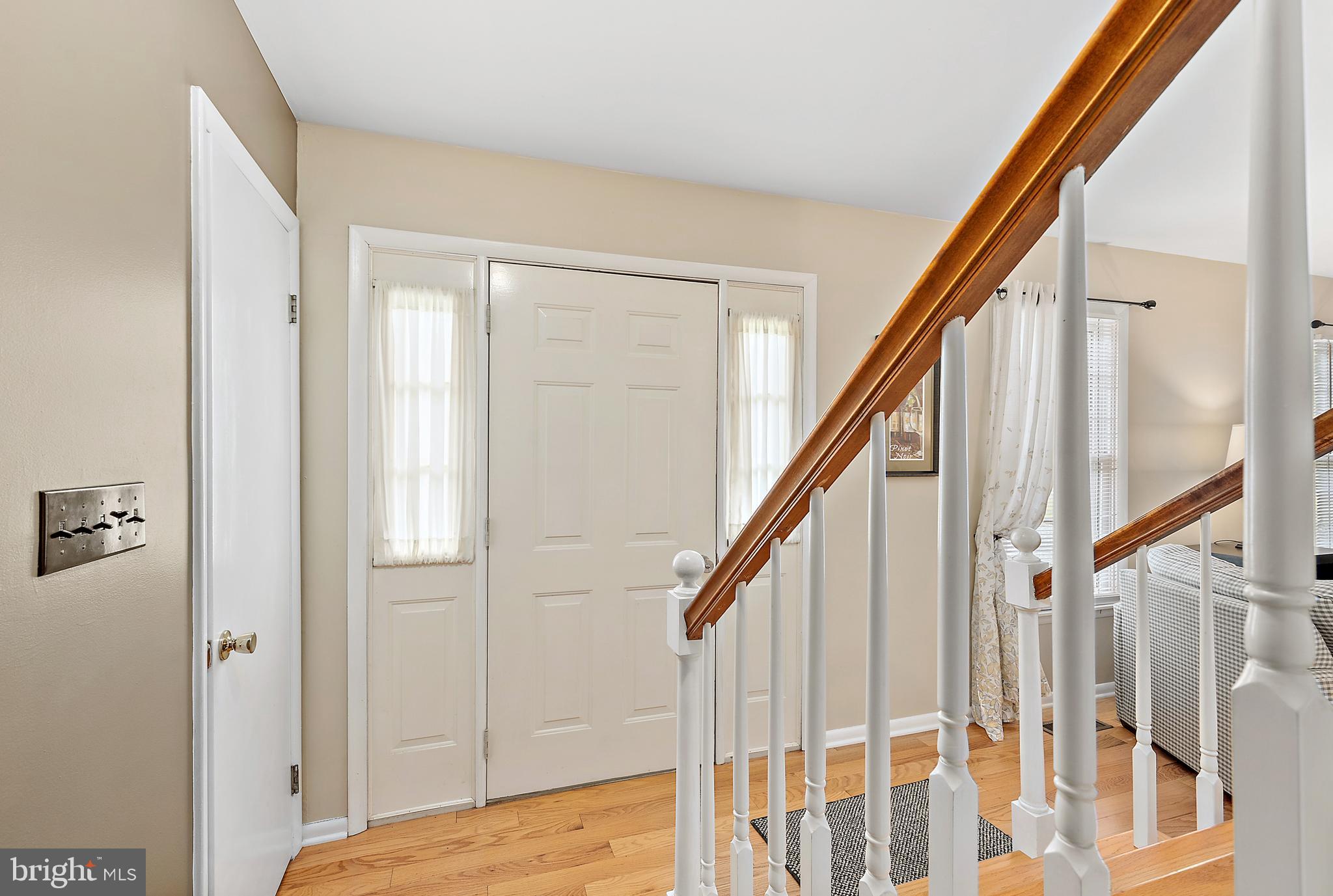Listing images
