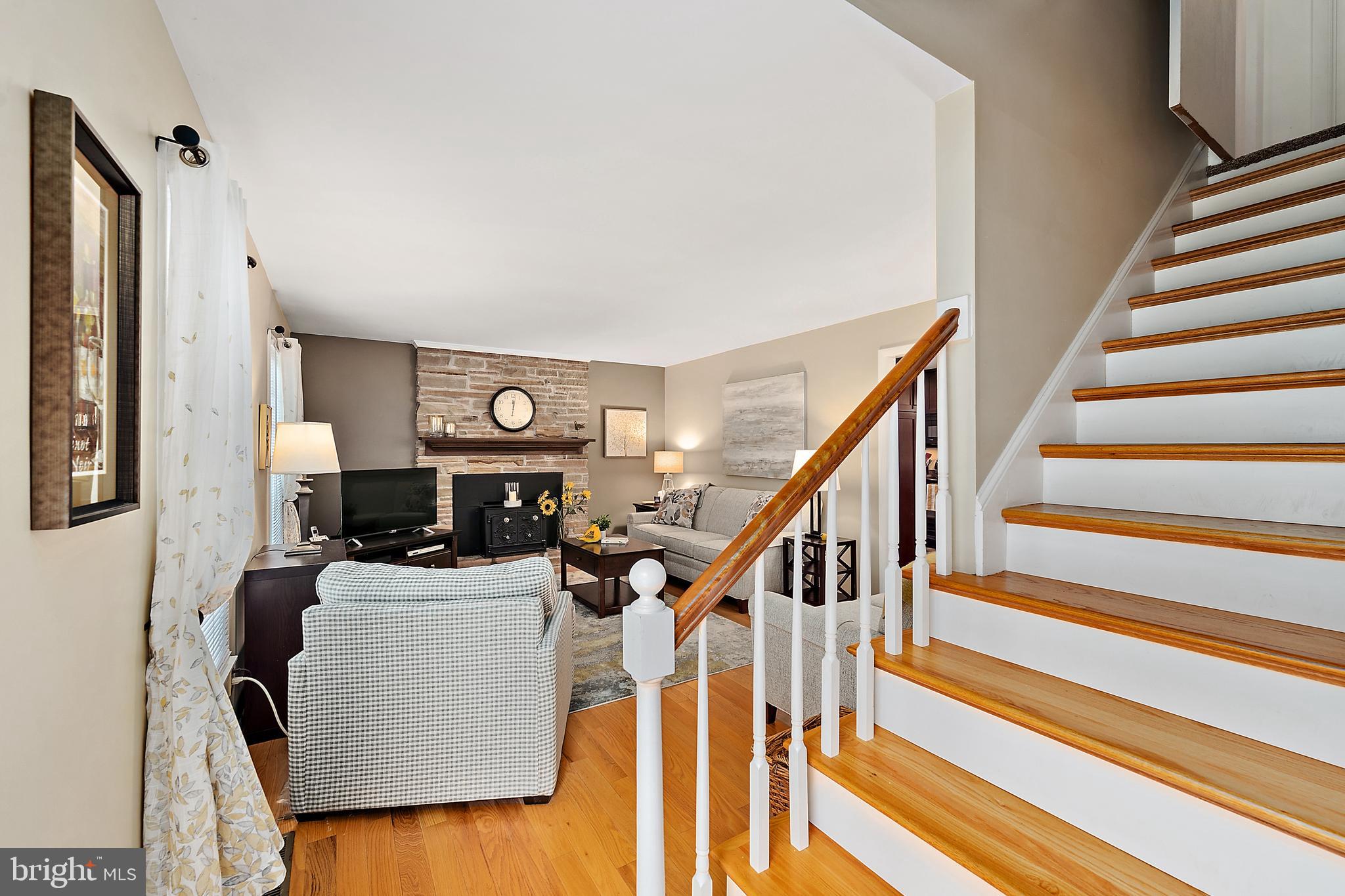 Listing images