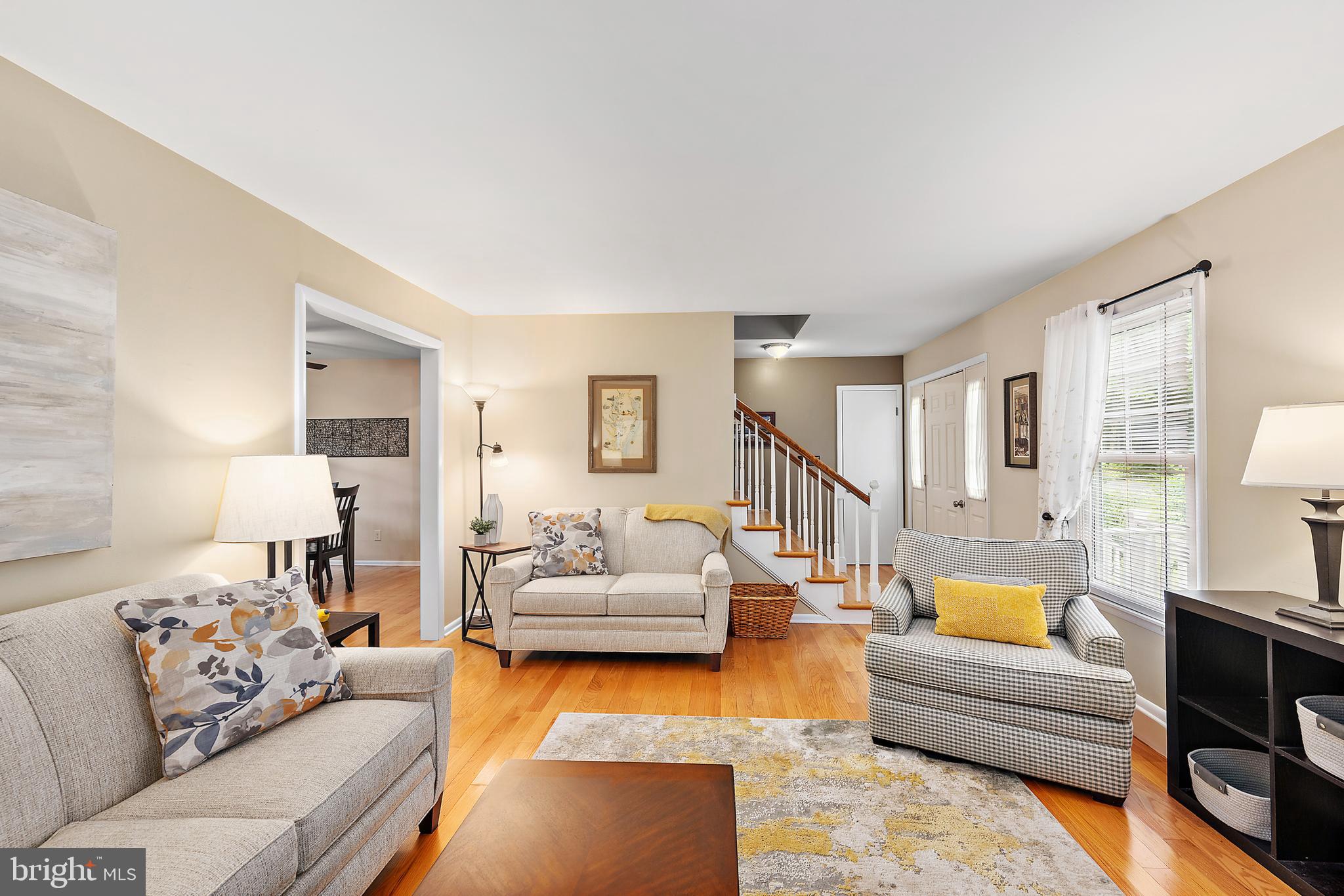 Listing images