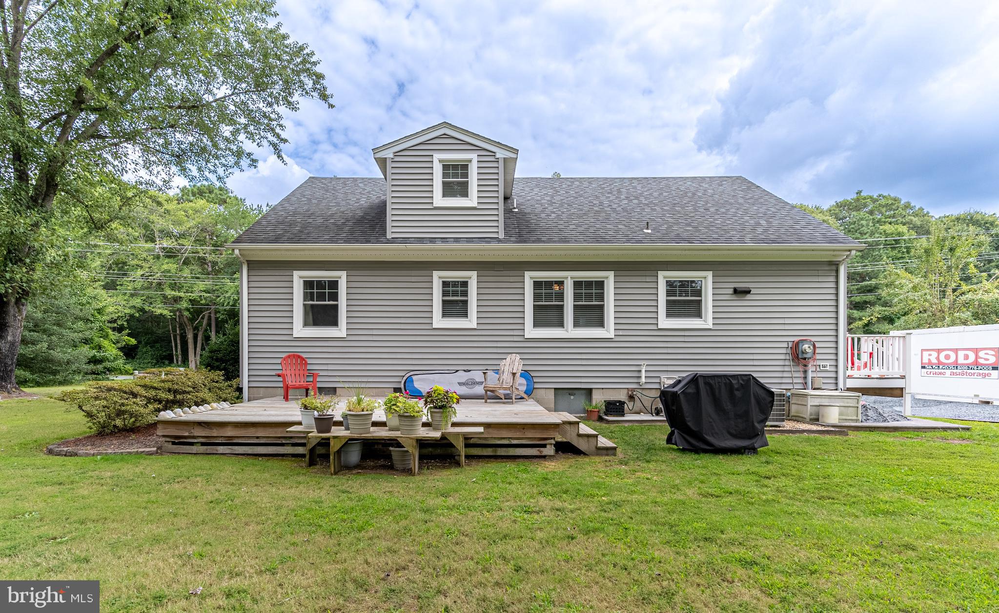 Listing images