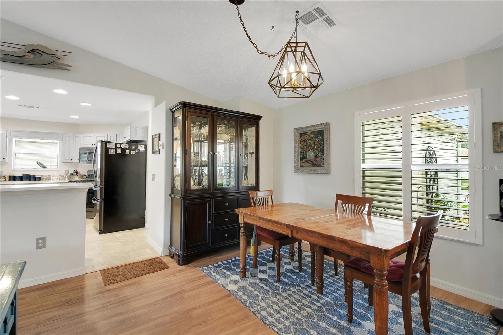 Listing images