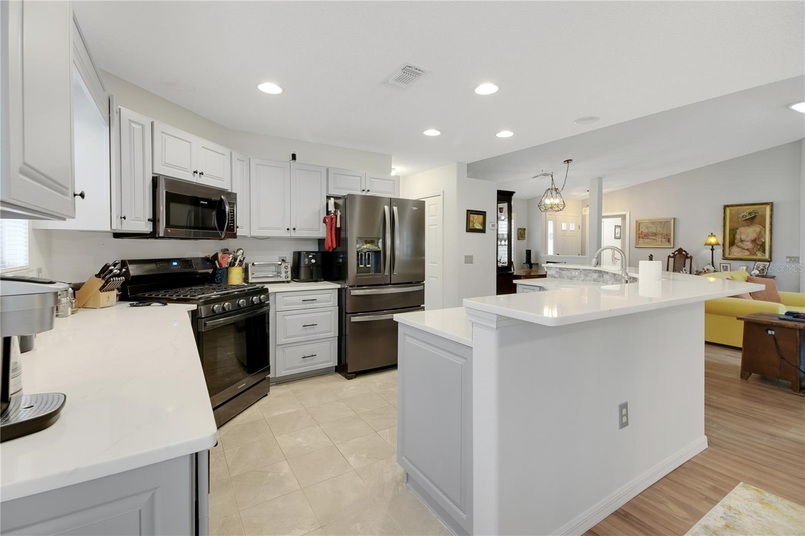 Listing images