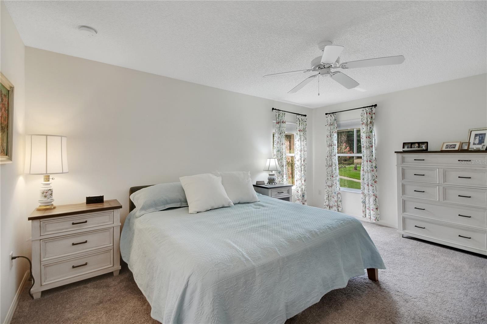Listing images