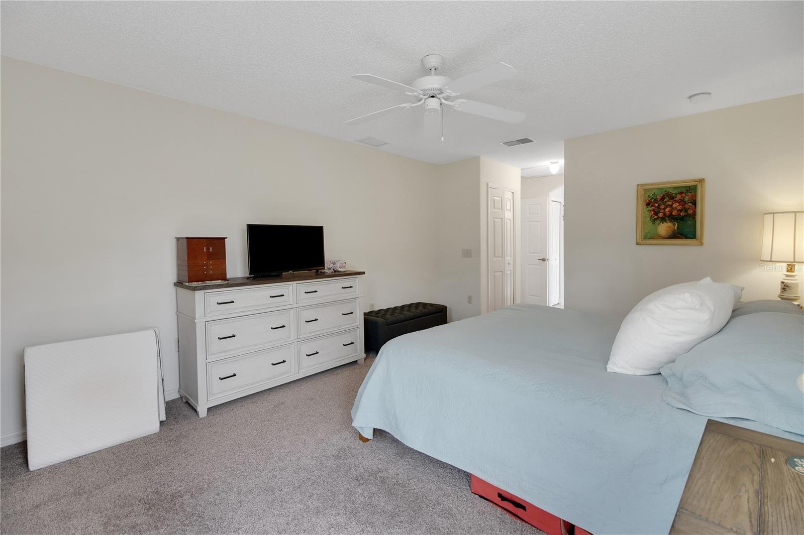 Listing images