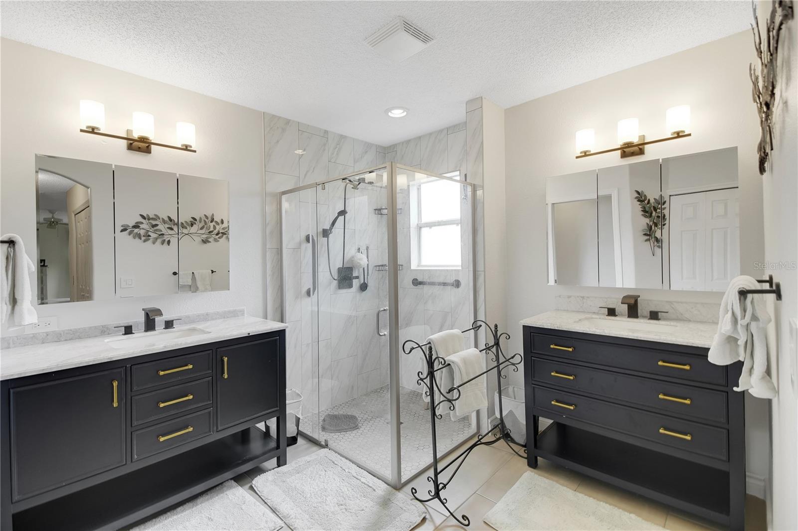 Listing images
