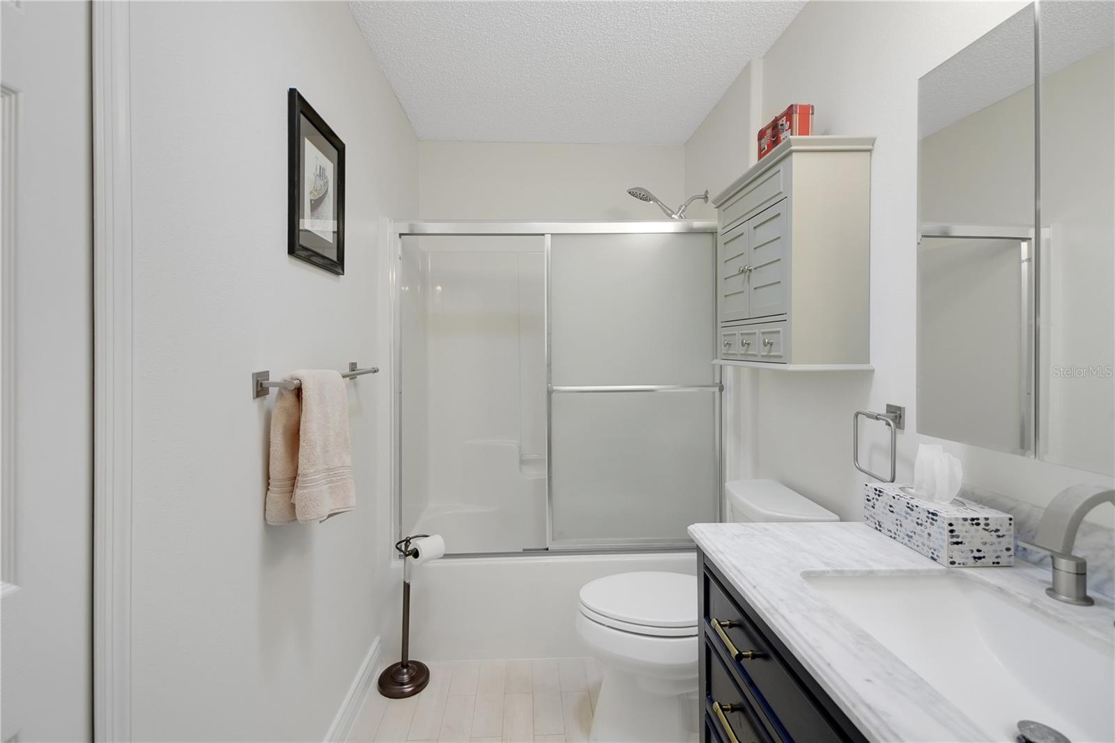 Listing images
