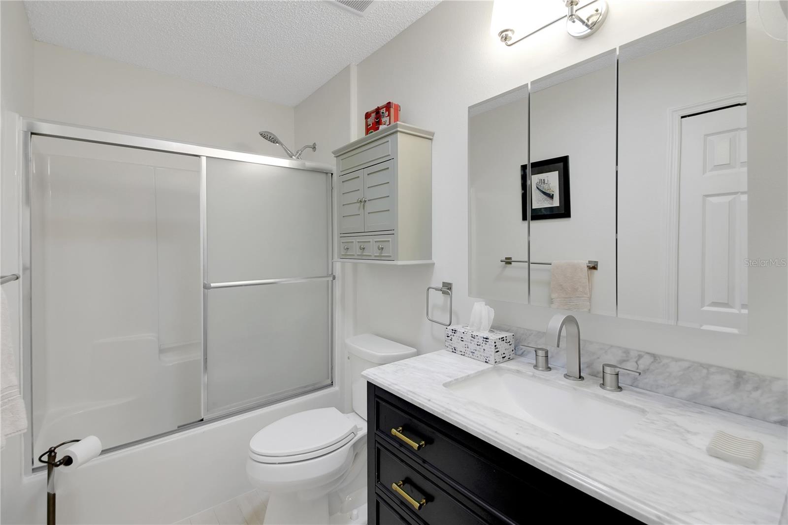 Listing images