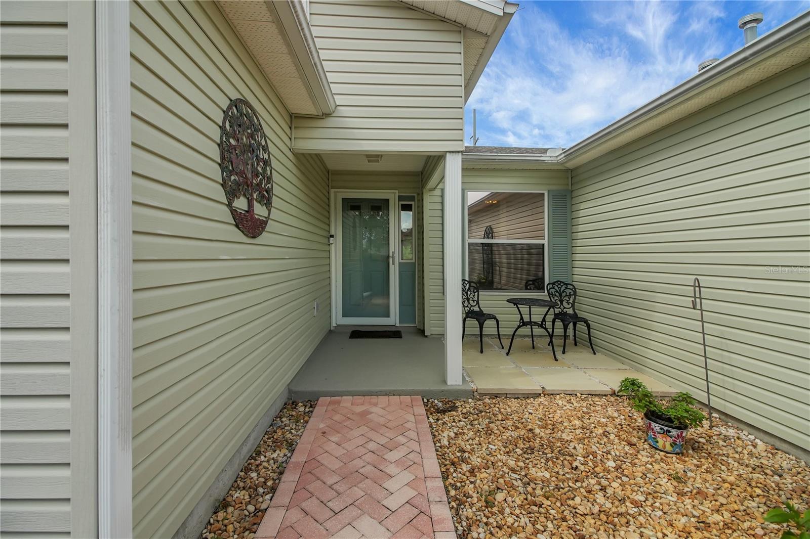 Listing images