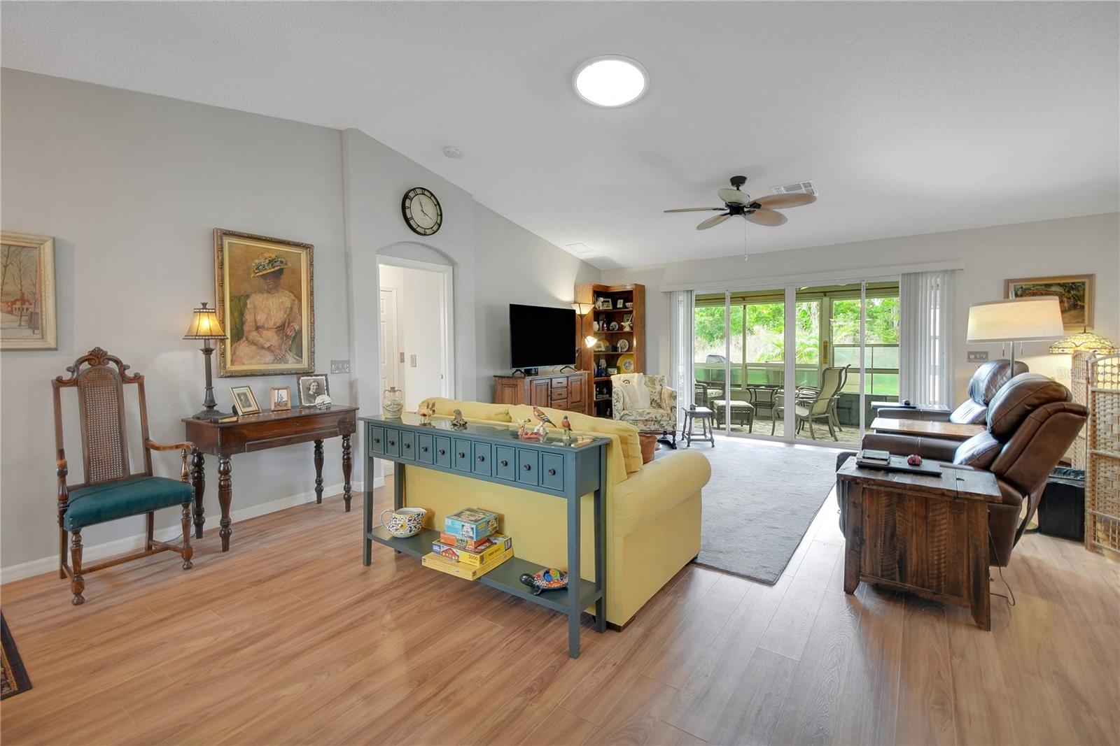 Listing images
