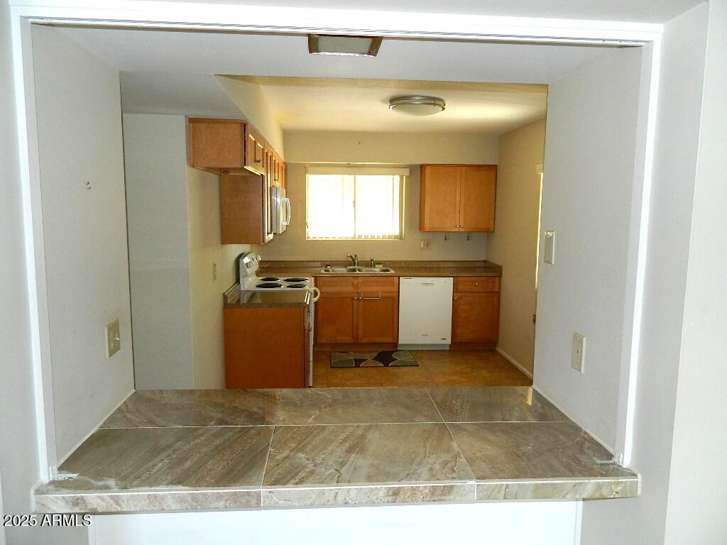 Listing images