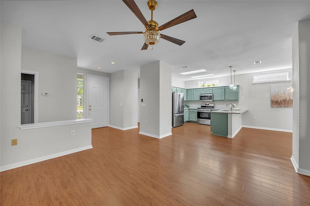 Listing images