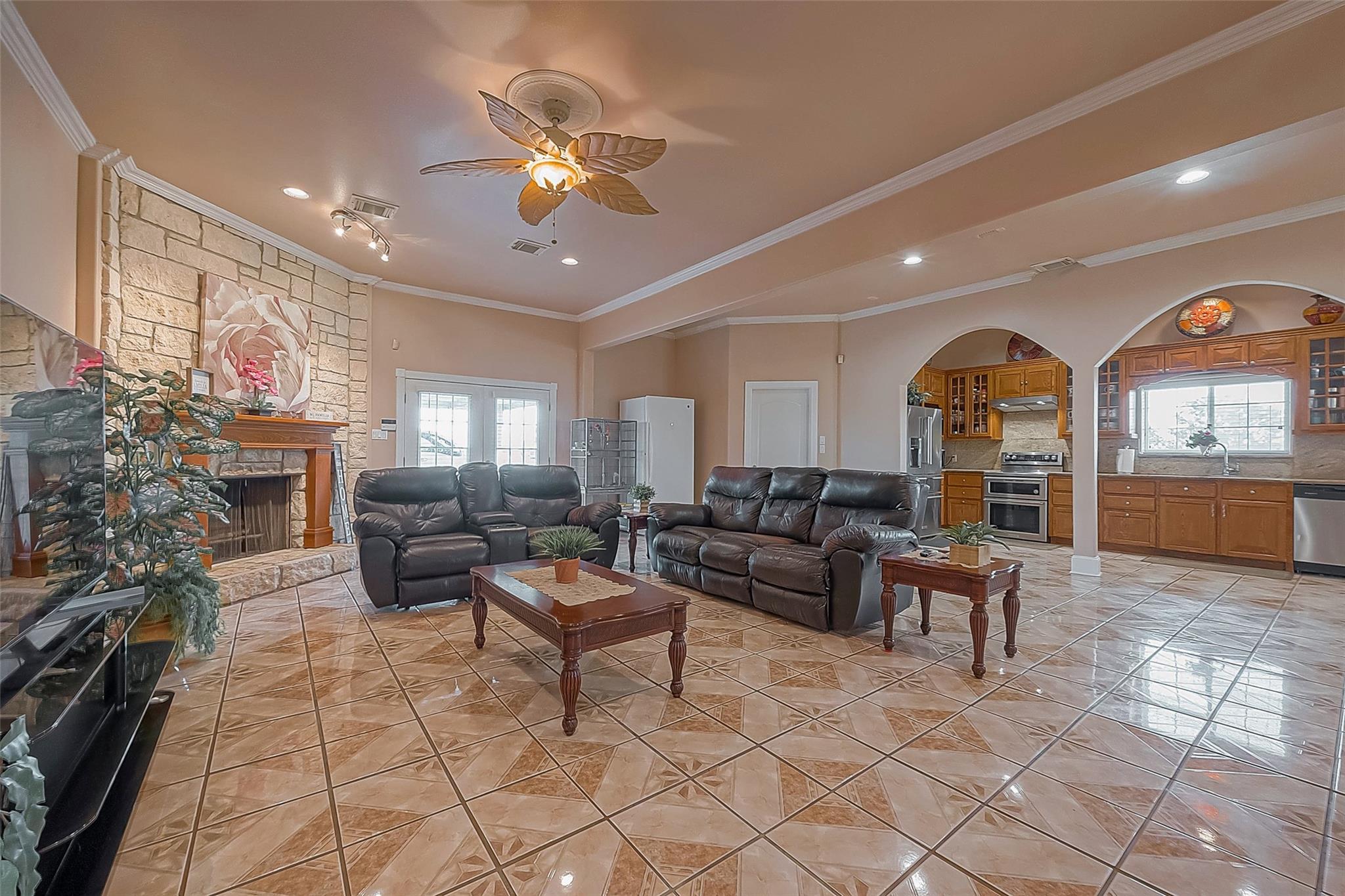 Listing images