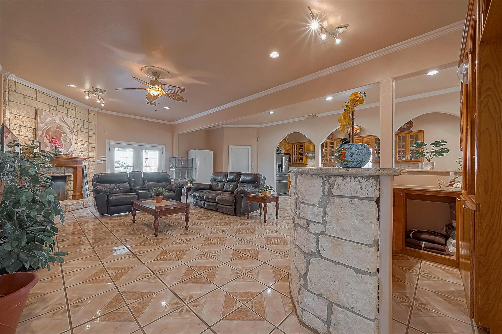 Listing images