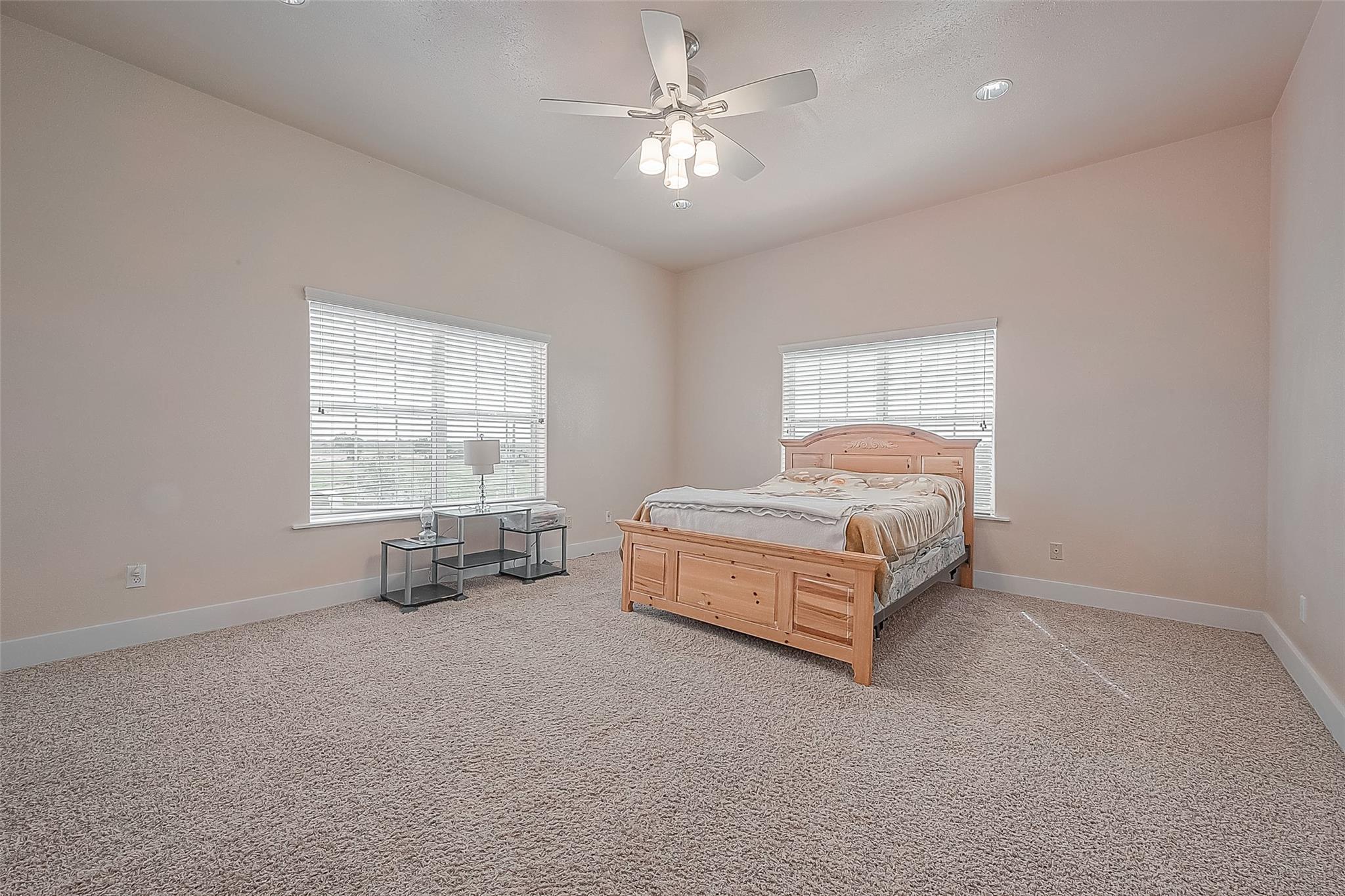 Listing images