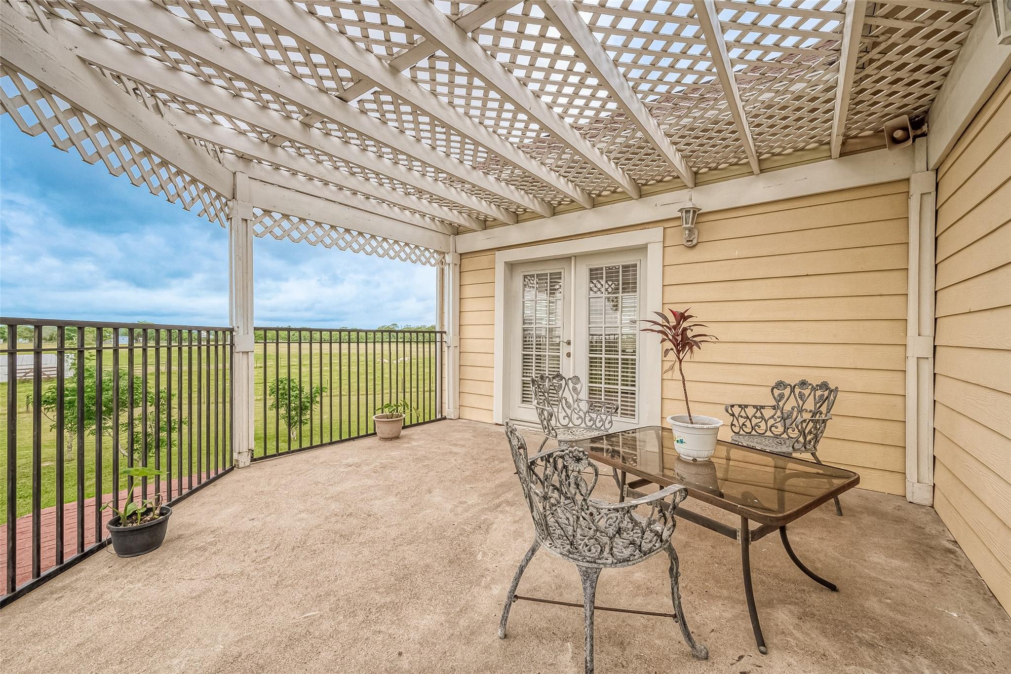 Listing images
