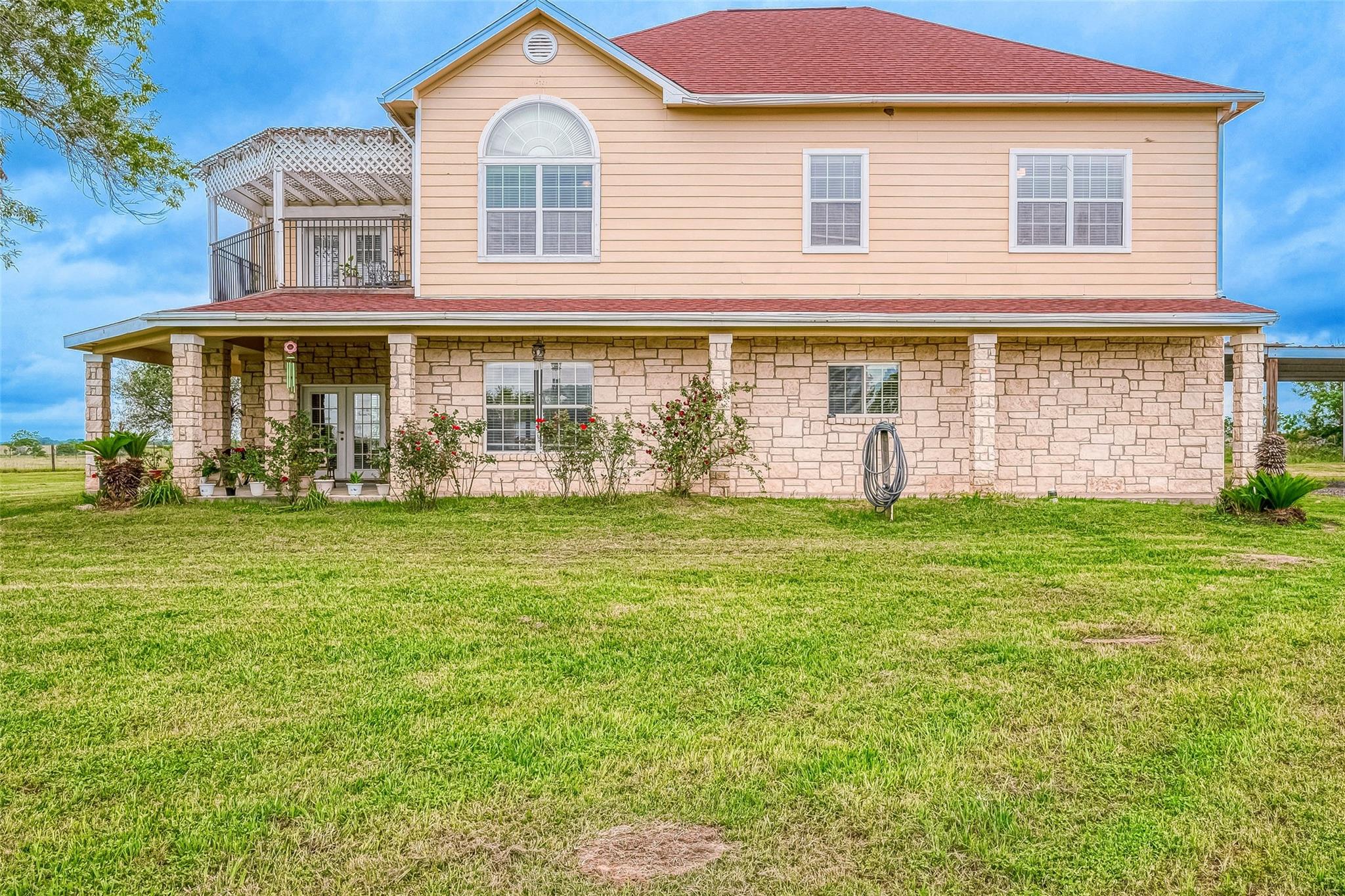 Listing images