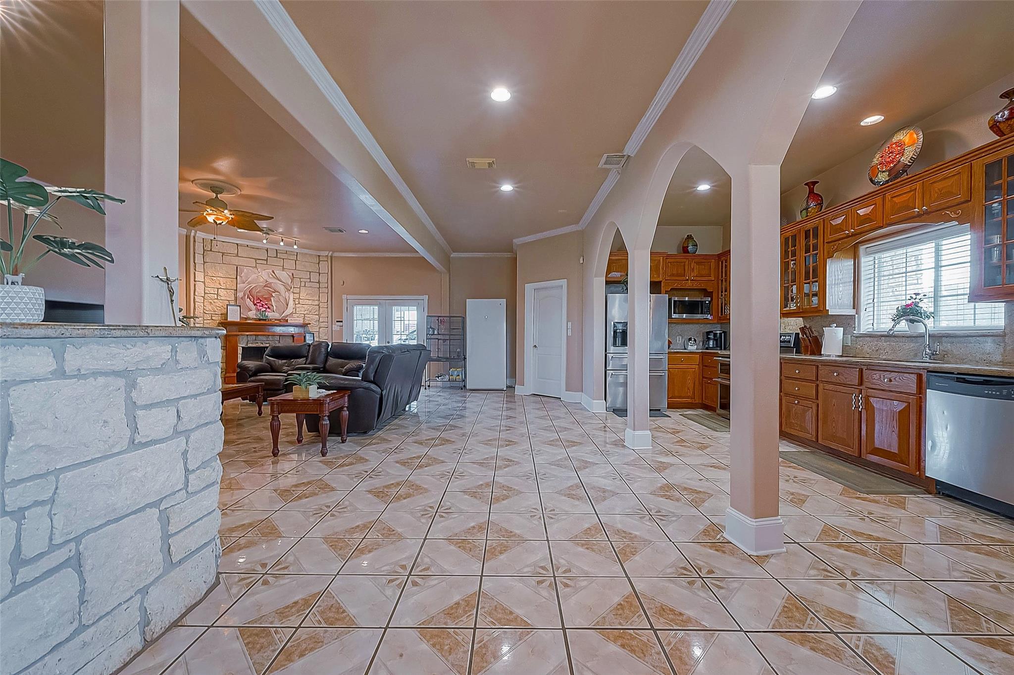 Listing images