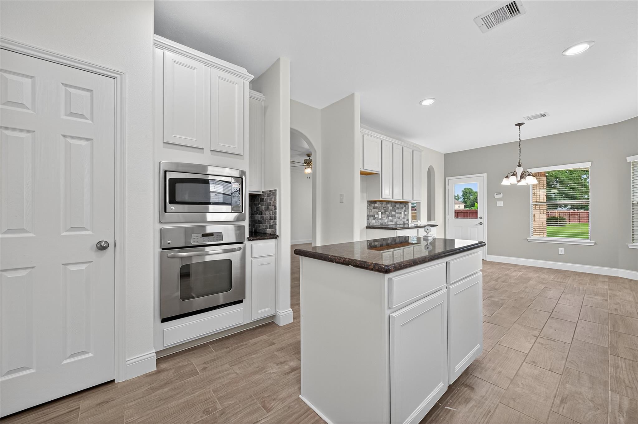 Listing images