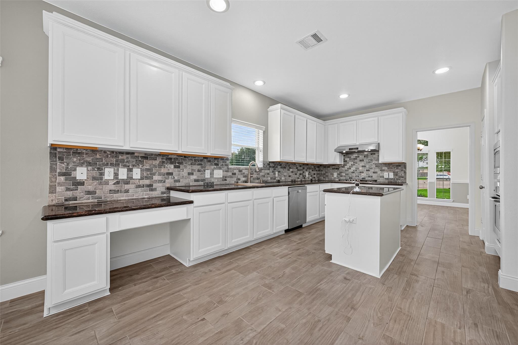 Listing images