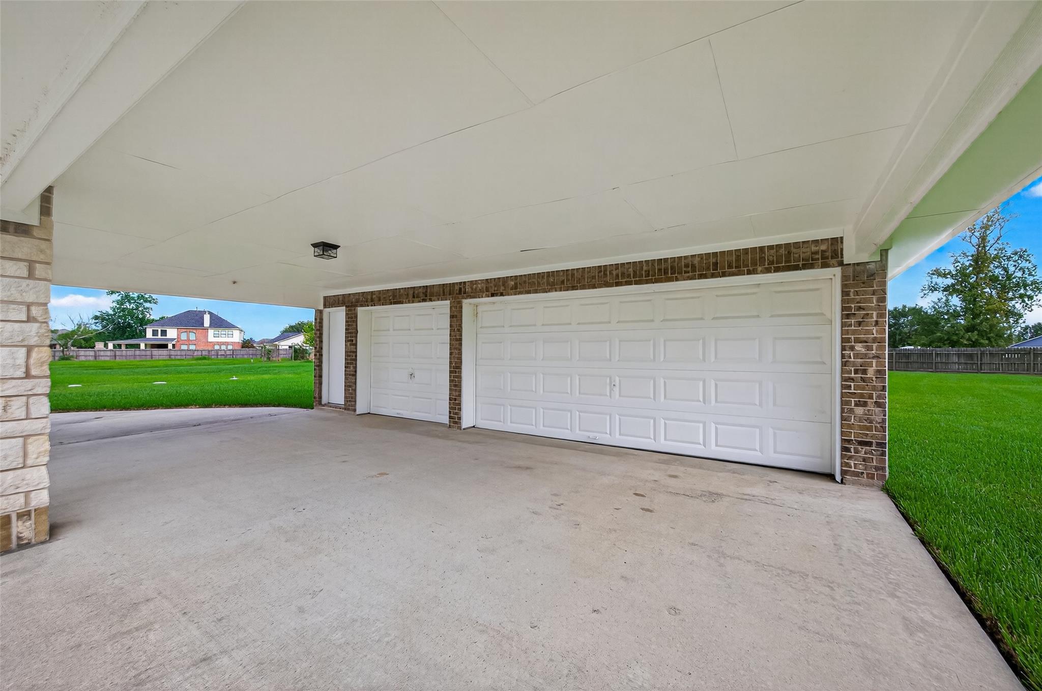 Listing images