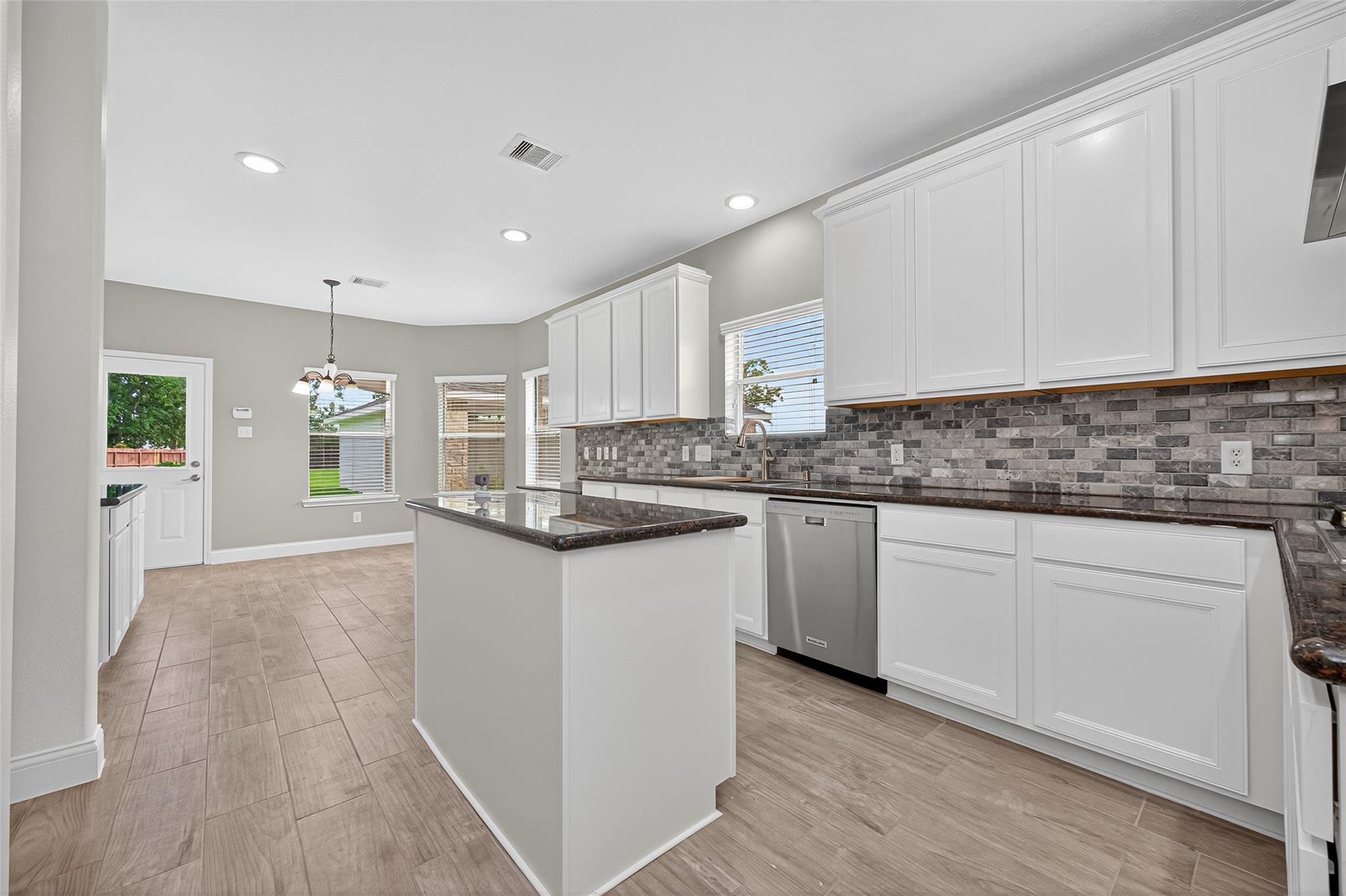 Listing images