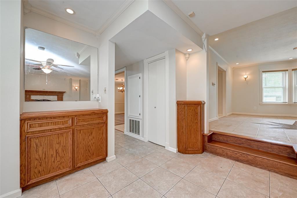 Listing images
