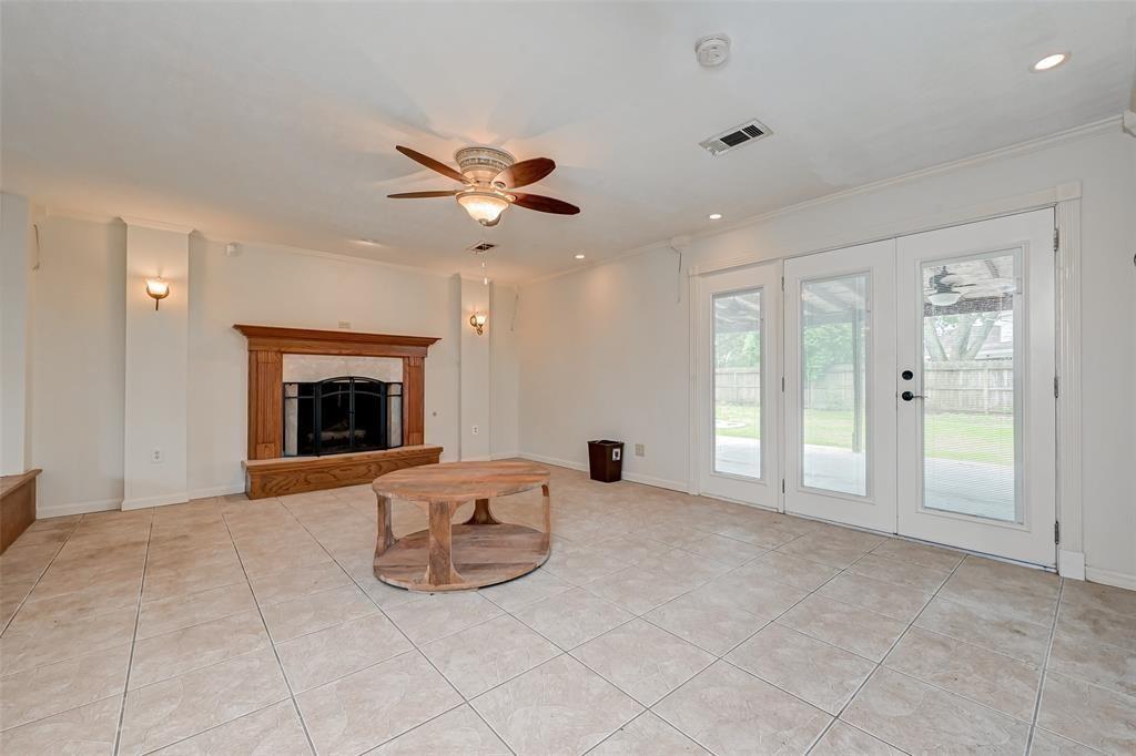 Listing images