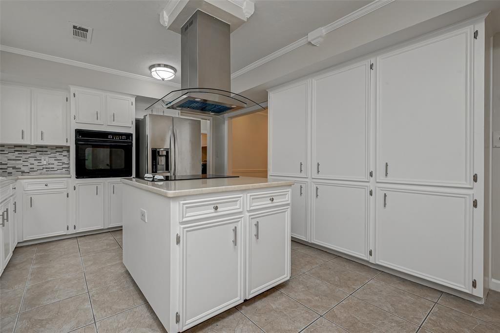Listing images