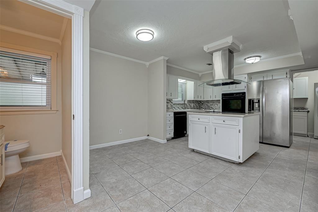 Listing images