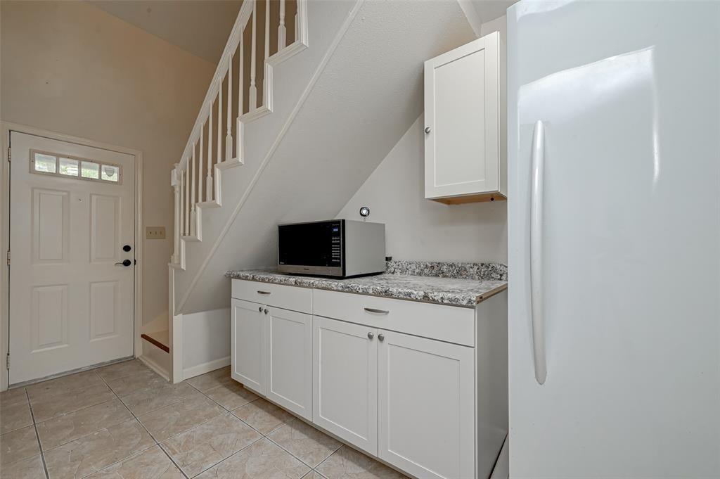 Listing images