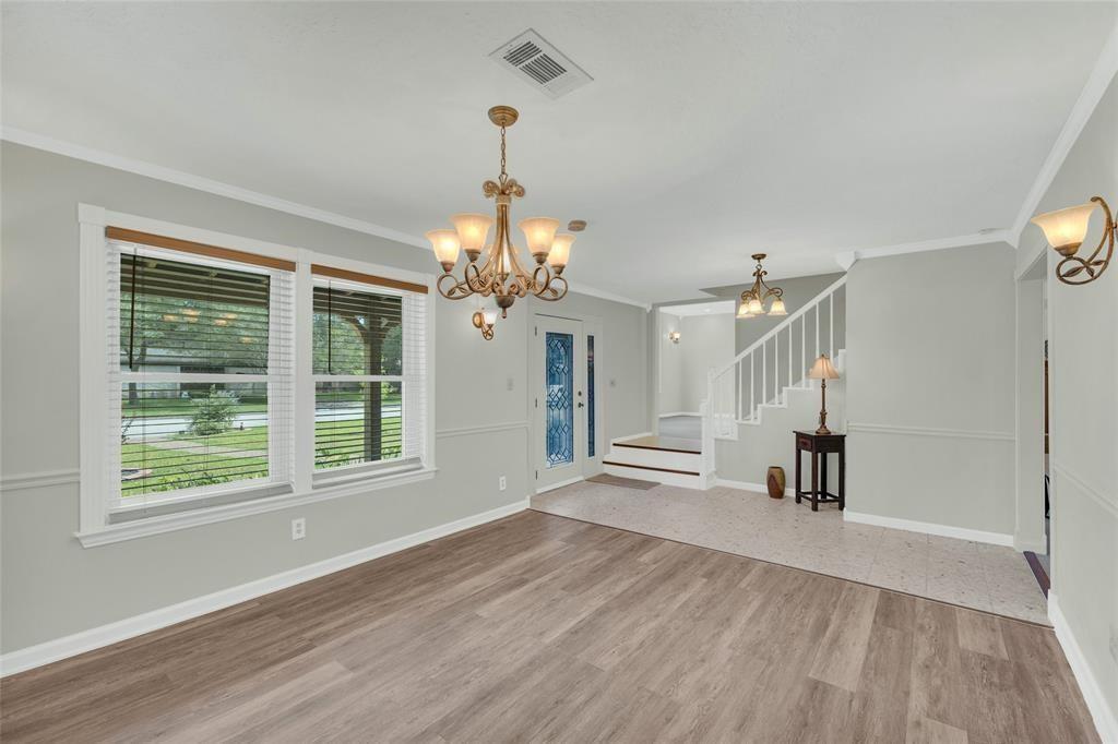 Listing images